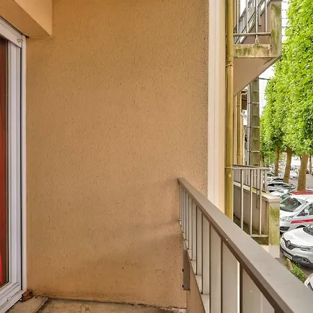 °apartment With Balcony & Parking° דירה נאנט